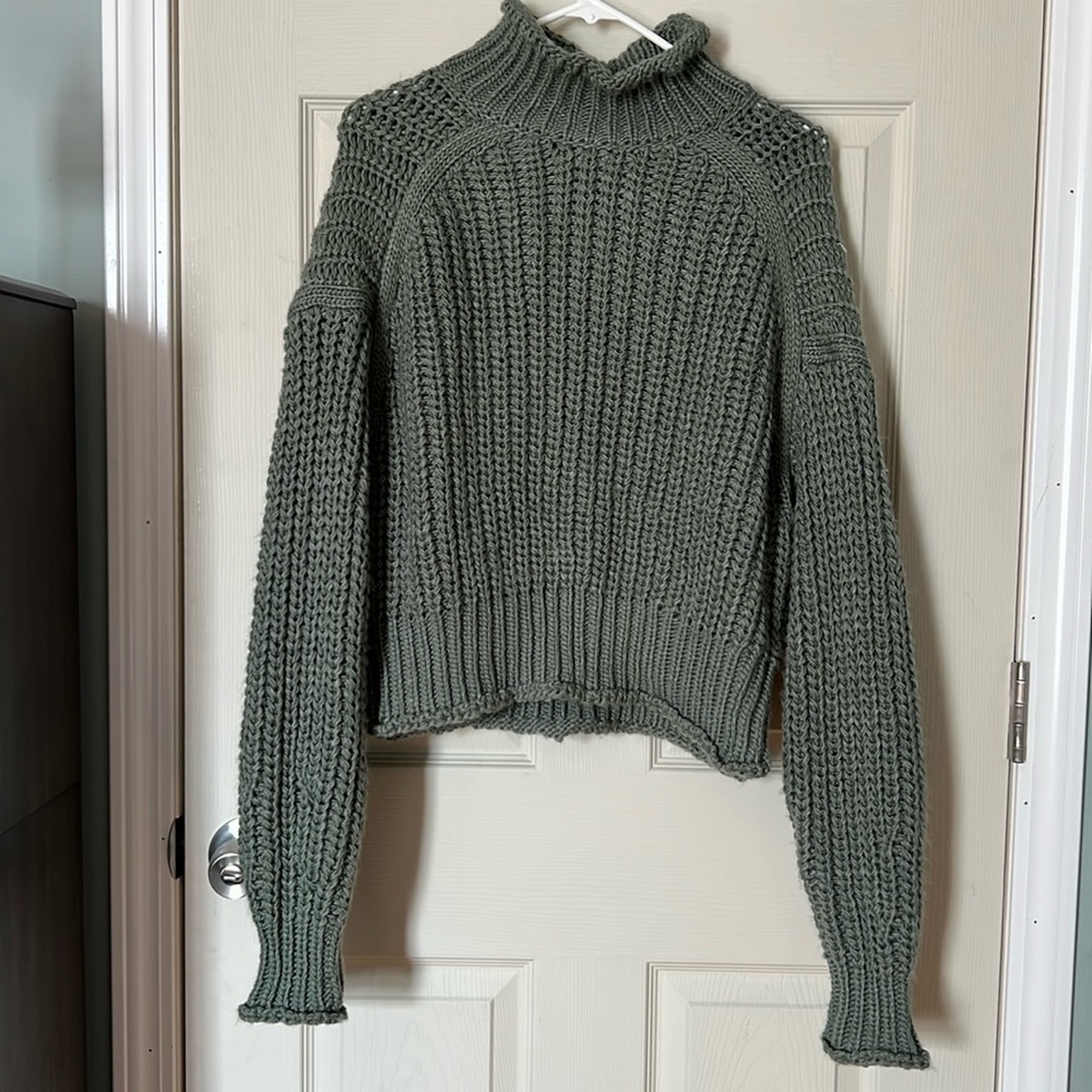 HM chunky green sweater